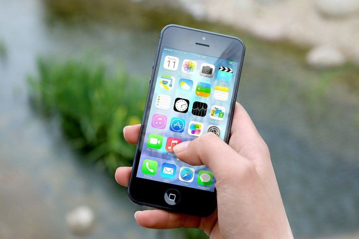 Эксперты рекомендуют регулярно удалять данные со смартфонов