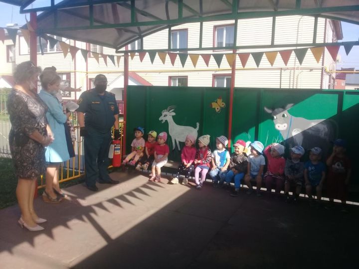 В детских садах Камского Устья прошла учебная эвакуация