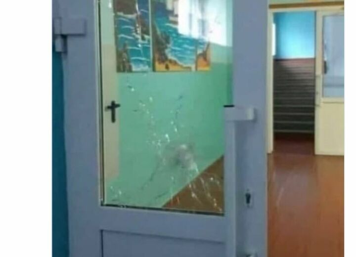 Директор школы в Пермском крае смог самостоятельно обезоружить школьника, устроившего стрельбу в школе