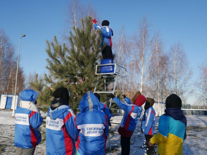 На улицы Камского Устья вышел «Снежный десант»