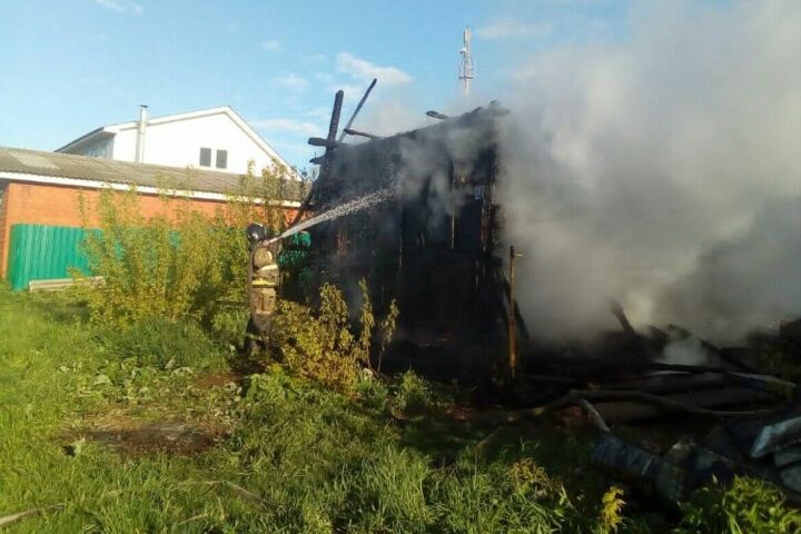 В результате пожара в Антоновке пострадал человек