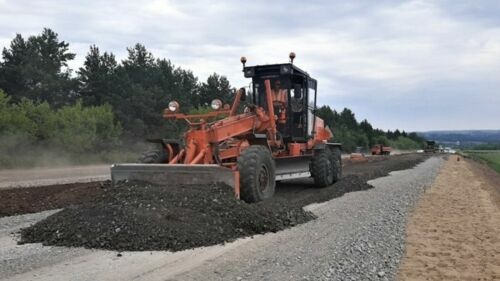 В Камско-Устьинском районе идет капитальный ремонт автодороги