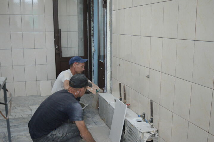 В школах Камско-Устьинского района продолжается ремонт