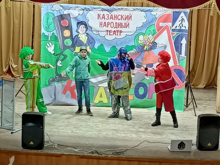С «Клаксоном» повторили ПДД