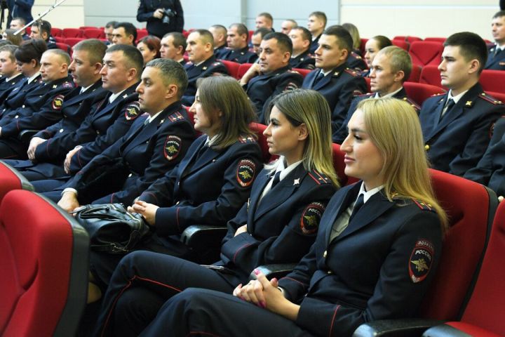 Участковых поздравили с профессиональным праздником