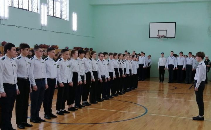 В Камскоустьинской школе прошел конкурс смотра строя и песни