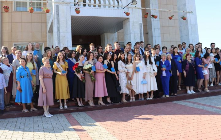 Большой выпускной в Камском Устье