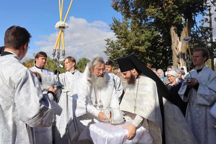 В Архангельских Клярях освятили храм