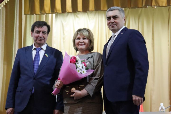 В Камском Устье состоялась отчетная сессия Совета района