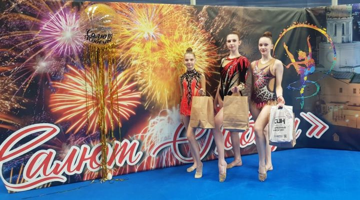 Гимнастки из Камского Устья приняли участие в межрегиональных соревнованиях