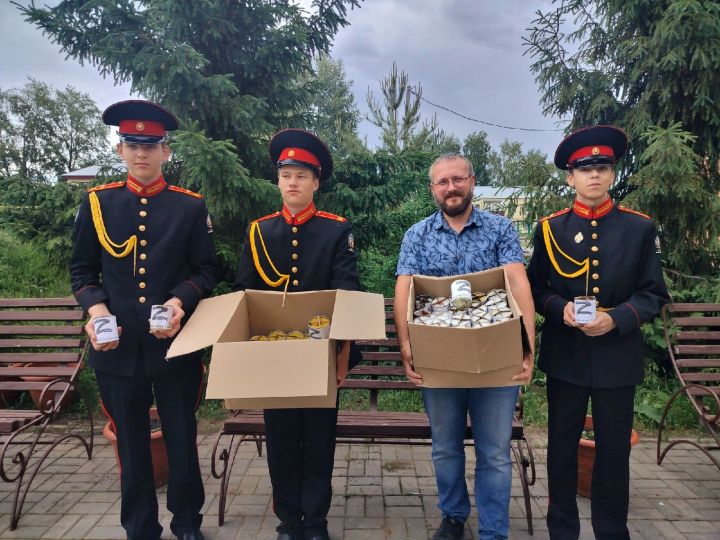 Тепло солдату из детских рук