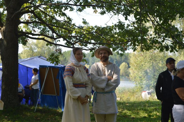 Праздник в народных костюмах
