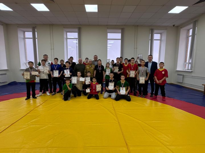 Турнир по борьбе корэш в «Акчарлаке»: ученики спортивной школы против сверстников из Апастовского района