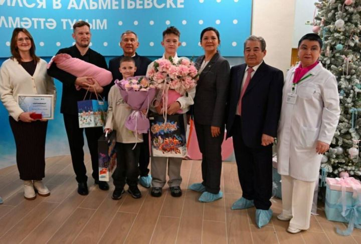 Глава Татарстана открыл новый перинатальный центр в Альметьевске