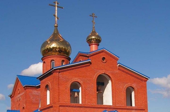 С праздником Пасхи православных поздравляет настоятель храма Рождества Пресвятой Богородицы