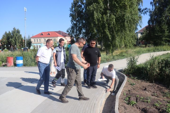 В Камско-Устьинском районе строятся 2 новых объекта, еще в 6 ведется капремонт