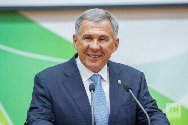 Многодетные семьи Татарстана получат микроавтобусы в День семьи