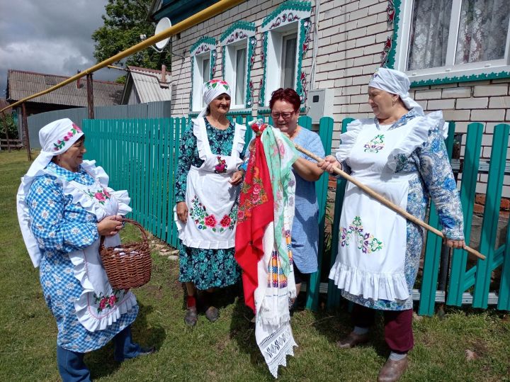 В Камско-Устьинском районе организовали традиционный сбор подарков на Сабантуй
