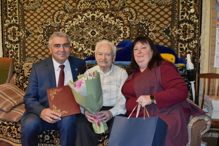 90-летний юбилей отметил Николай Воробьев