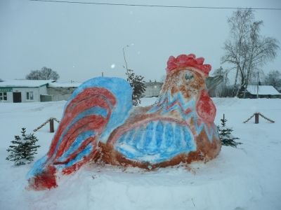 Снежная скульптура конек горбунок