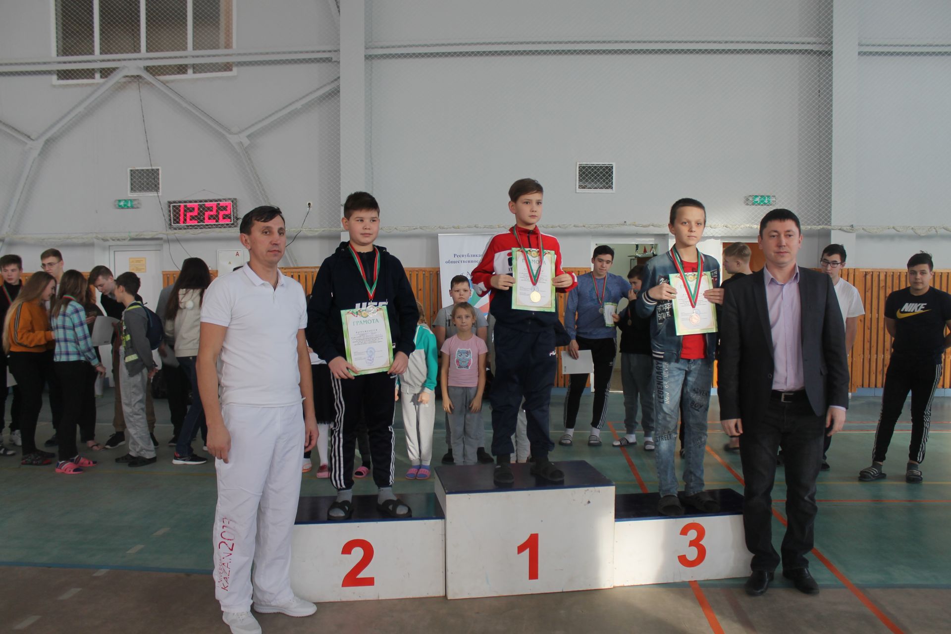Сегодня в Камском Устье прошли районные соревнования по плаванию (Большой фоторепортаж)