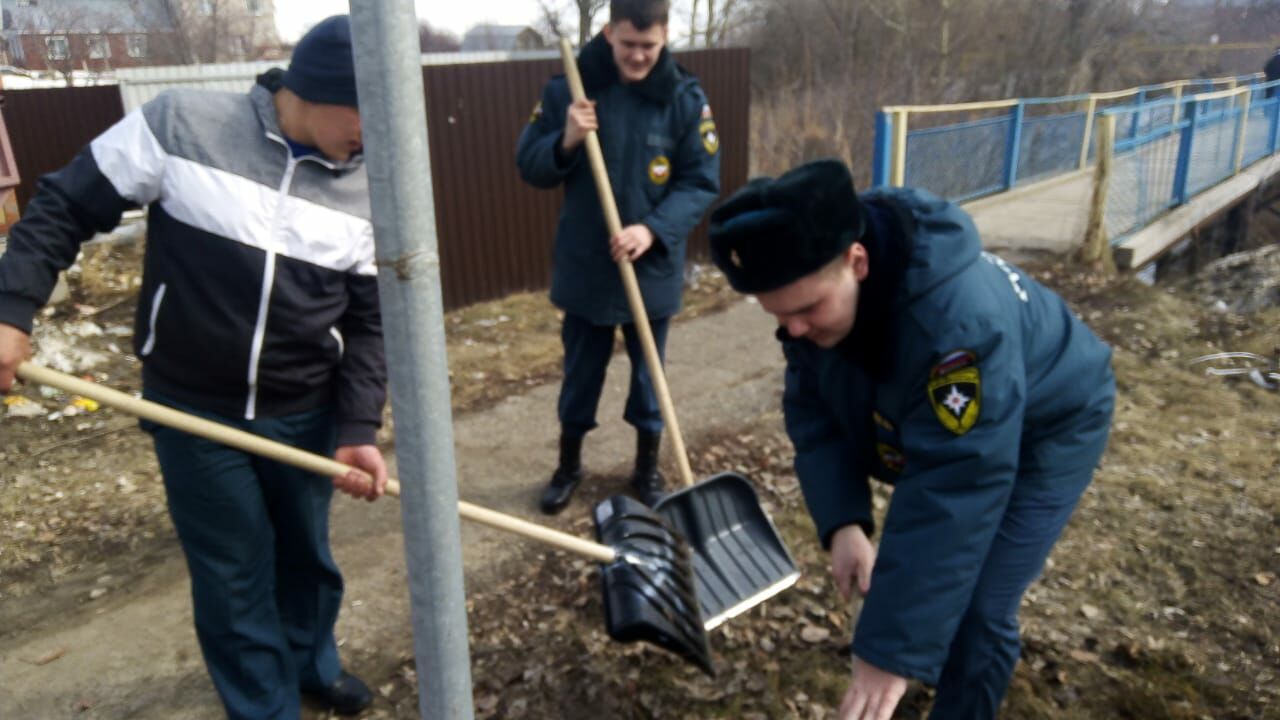 Субботники в Камском Устье уже начались