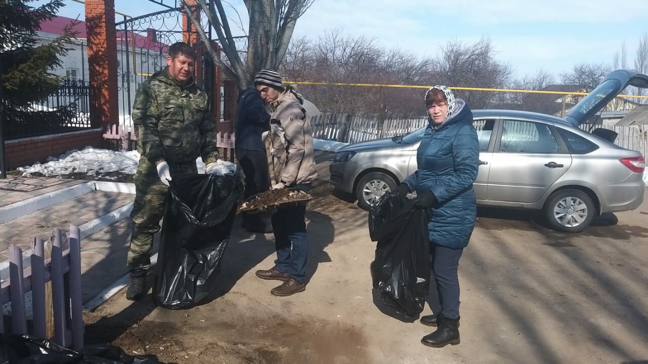 Субботники в Камском Устье уже начались