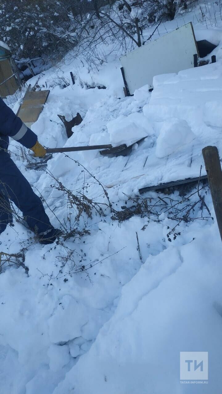 В Татарстане мужчина погиб при обрушении крыши сарая