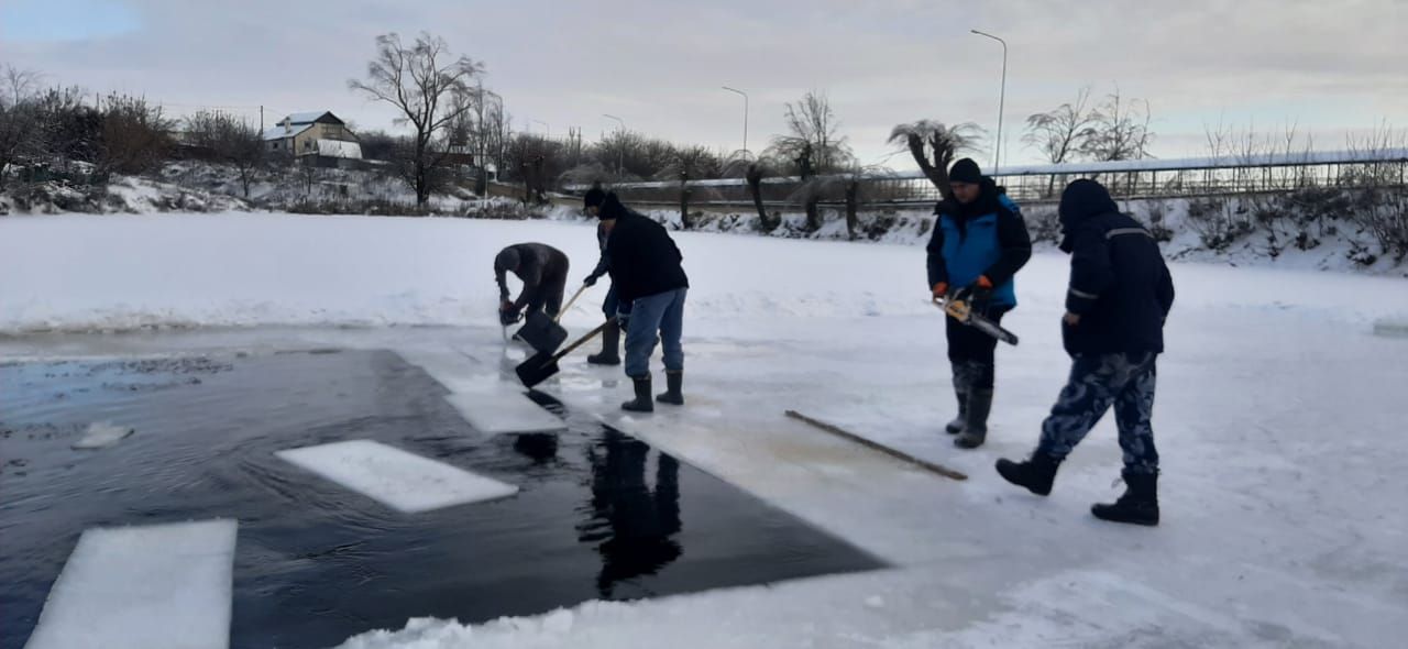 Около главной елки скоро появится ледяной городок