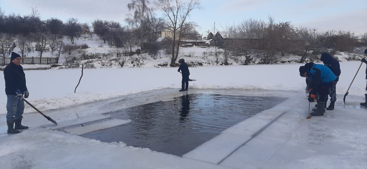 Около главной елки скоро появится ледяной городок