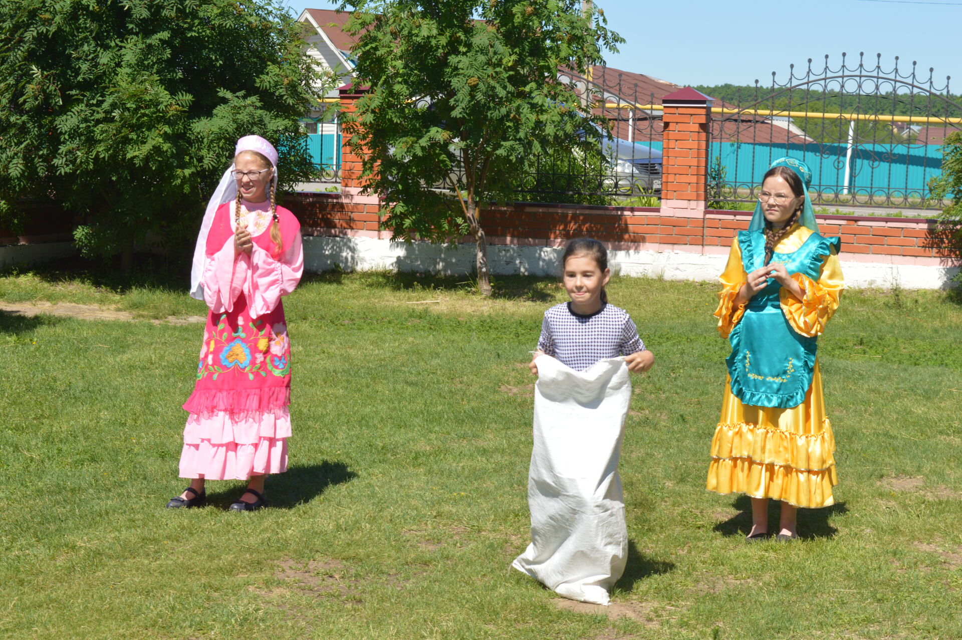 В Камско-Устьинской татарской школе прошёл Сабантуй