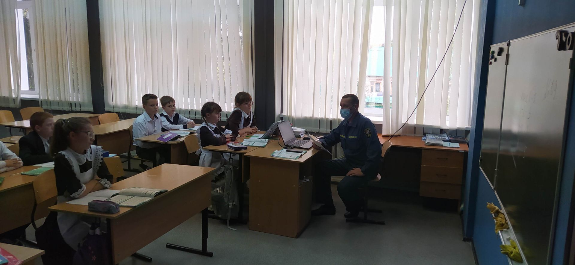 Открытый урок по пожарной безопасности  провели в Теньковской школе