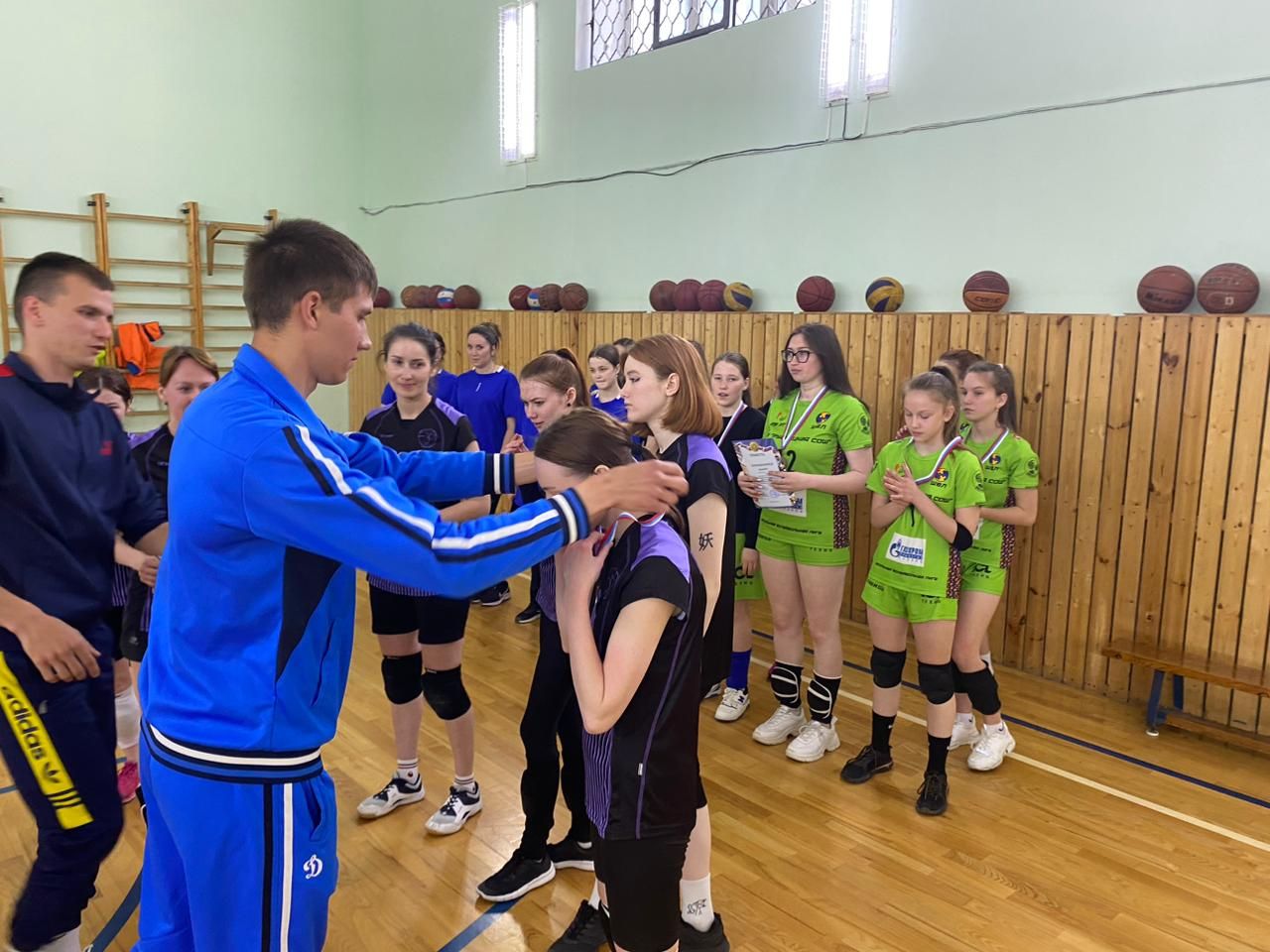 Волейболисты Камского Устья посвятили Дню Победы турнир