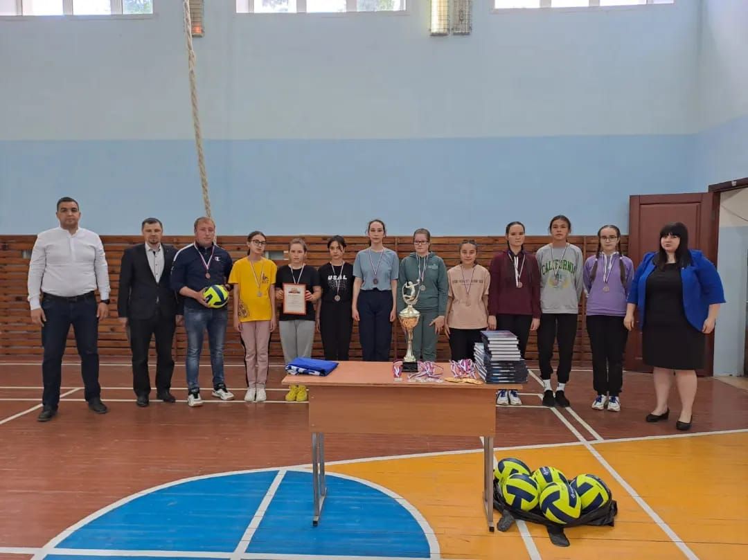 В Камском Устье волейболисты сразились за кубок «Единой России»