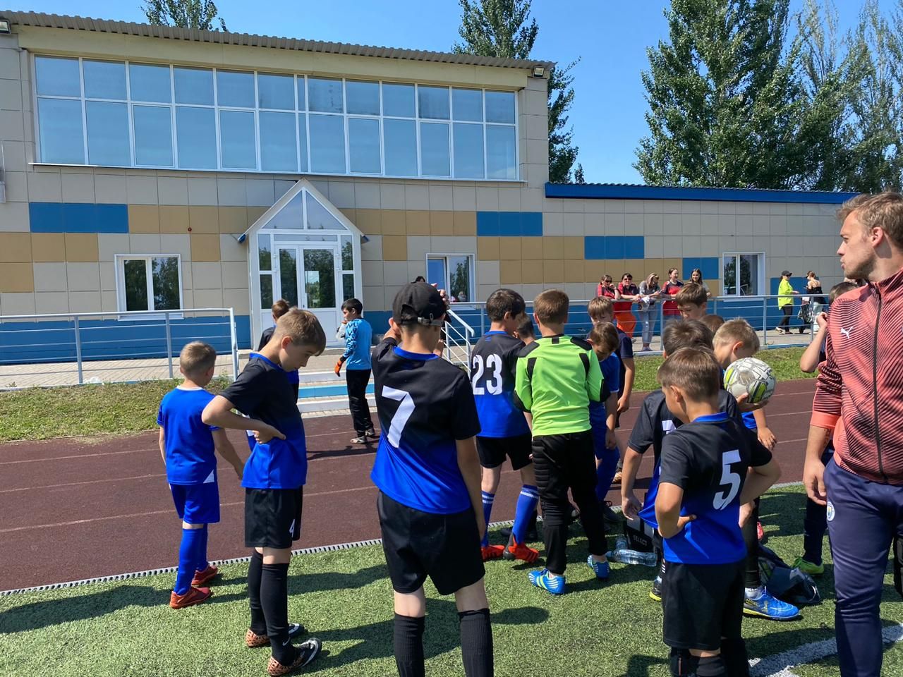 Футболисты Камского Устья показали себя достойными соперниками