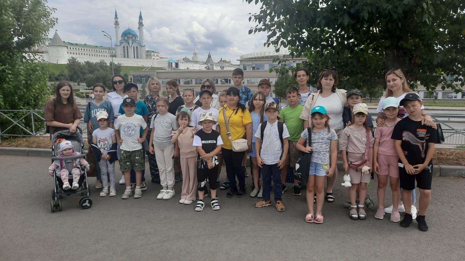 Поездку в цирк организовали для детей участников СВО