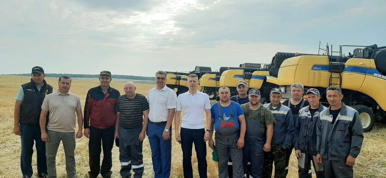 В районе продолжается уборка зерновых