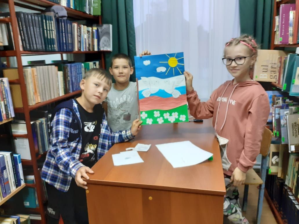 День флага России отметили в библиотеках района