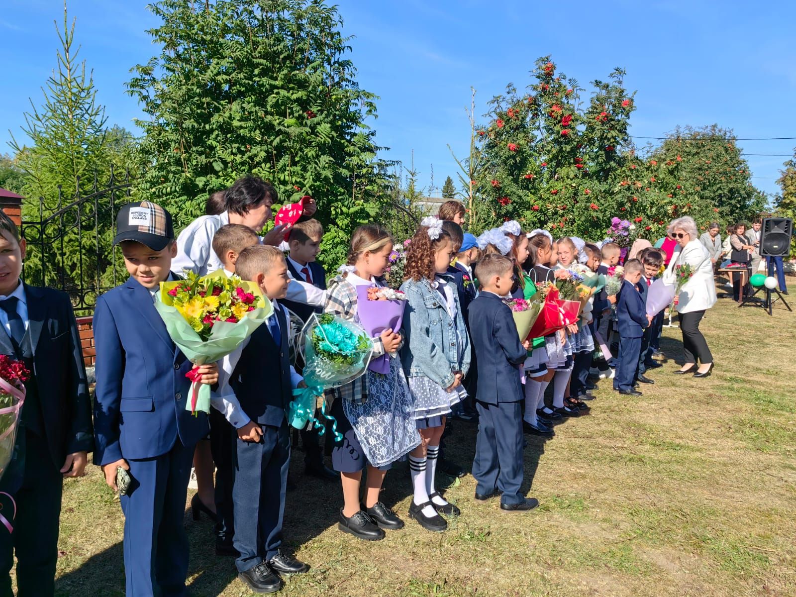 Праздник День знаний прошел в Камско-Устьинской татарской школе