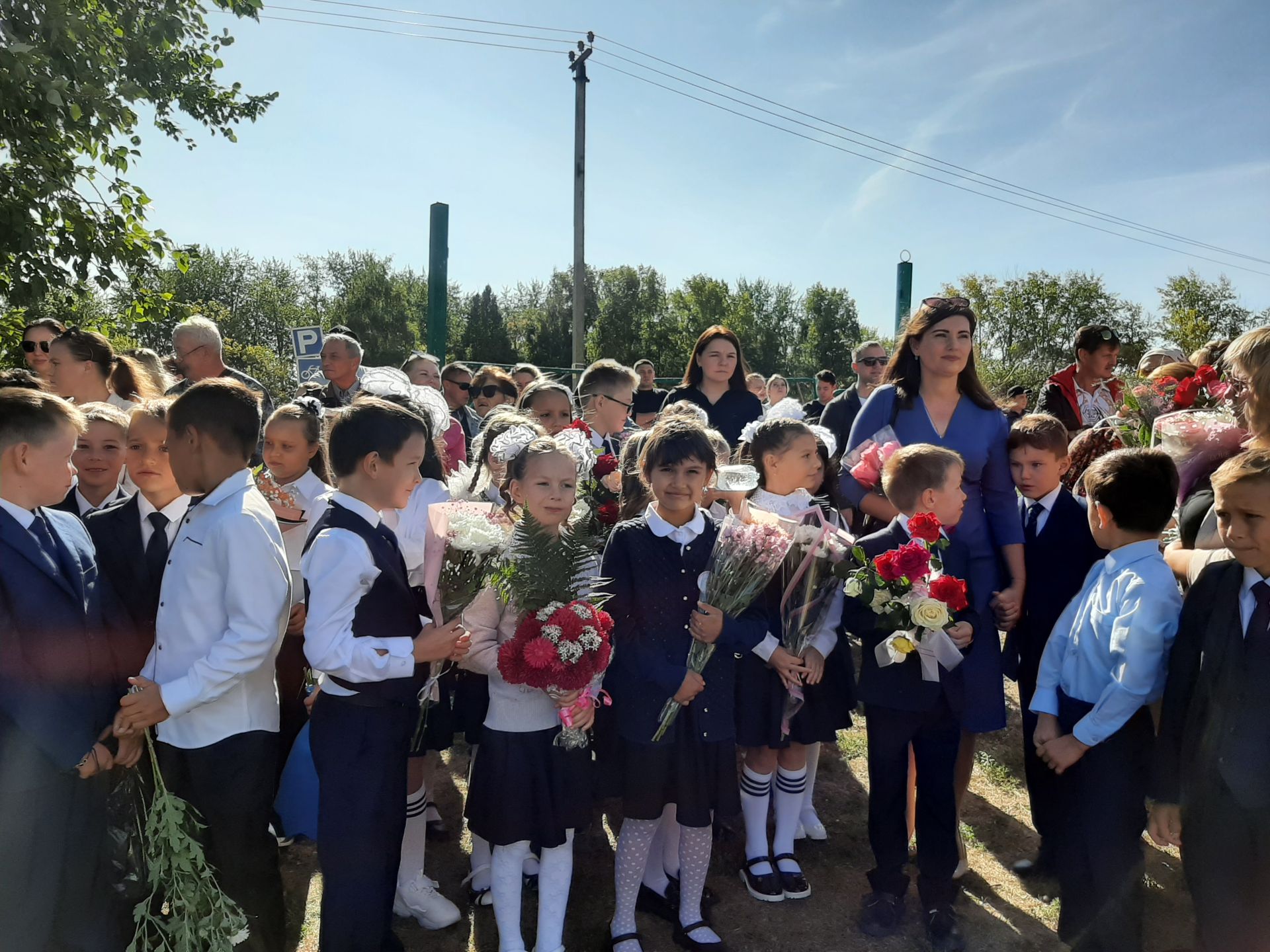 Герой России принял участие в торжественной линейке в Затонской школе