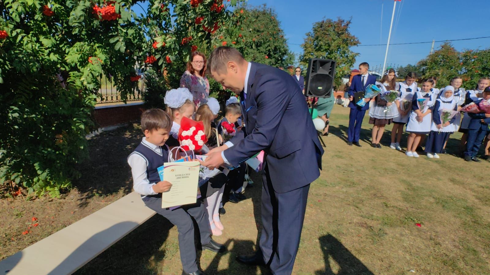 Праздник День знаний прошел в Камско-Устьинской татарской школе