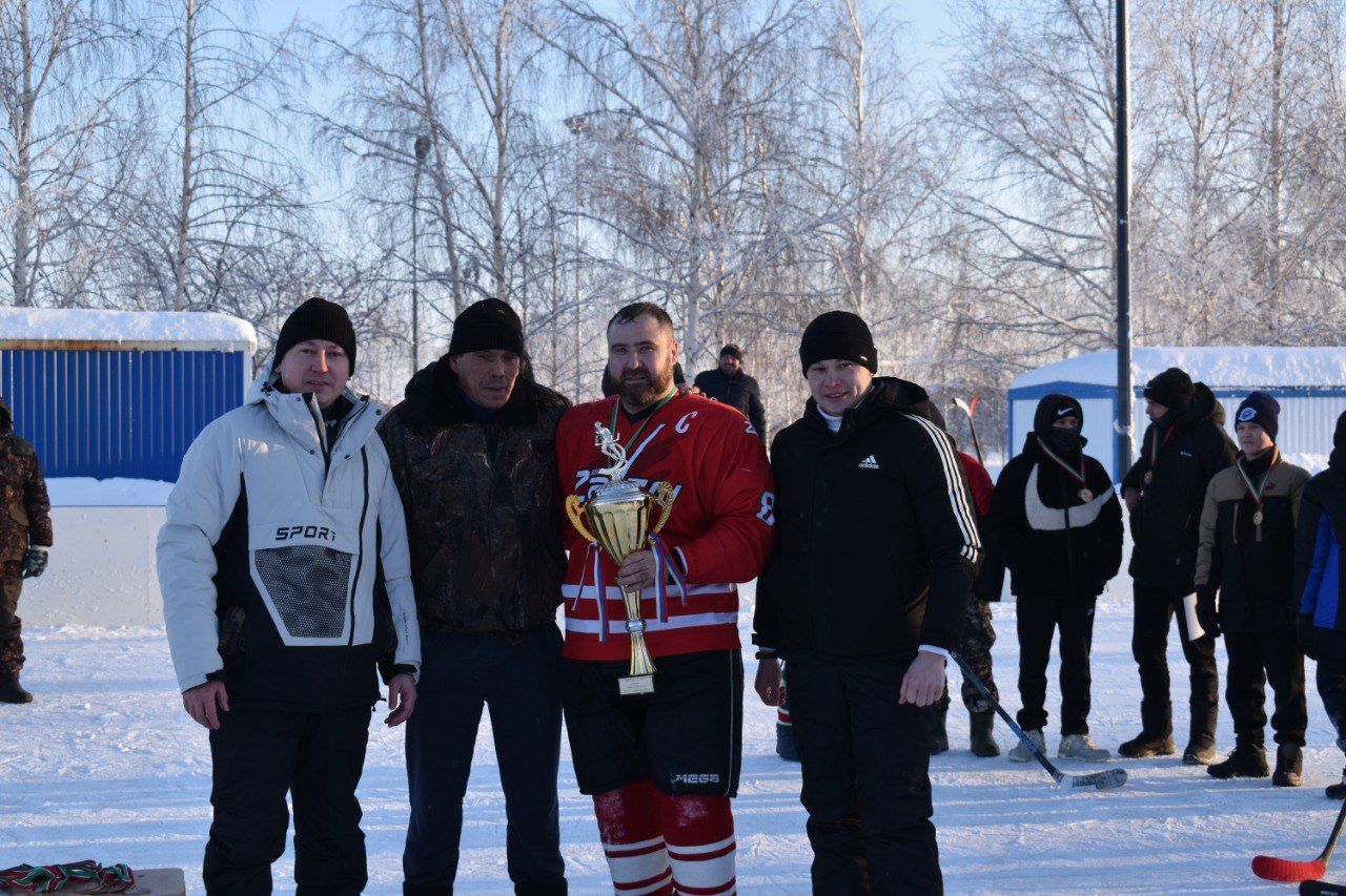 В Камском Устье прошел турнир по хоккею на кубок участника СВО