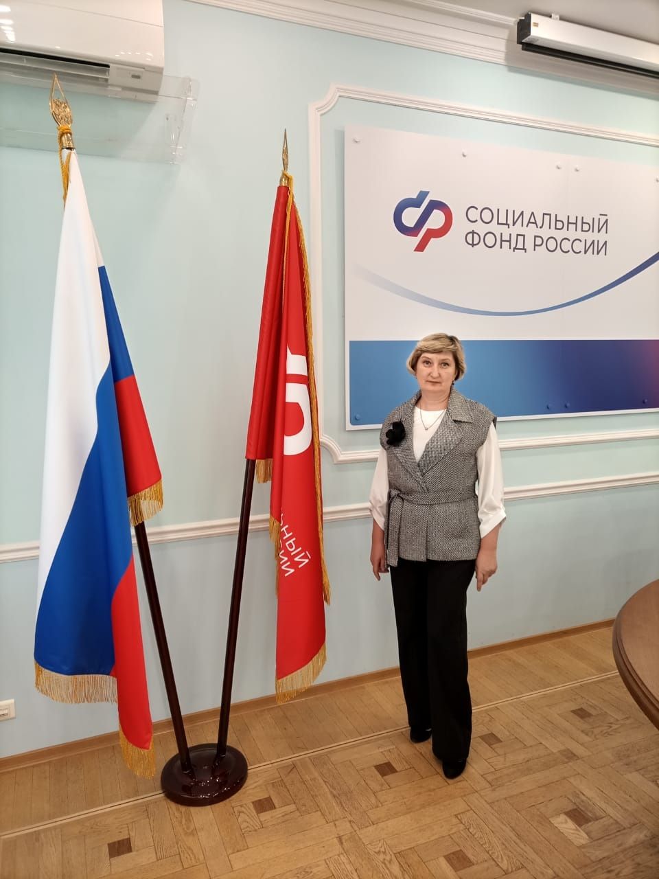 Конкурс профессионального мастерства принес победу сотруднице Клиентской службы в Камско-Устьинском районе
