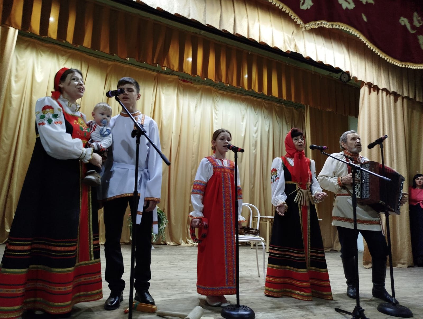 Крепкая семья - залог стабильности и процветания