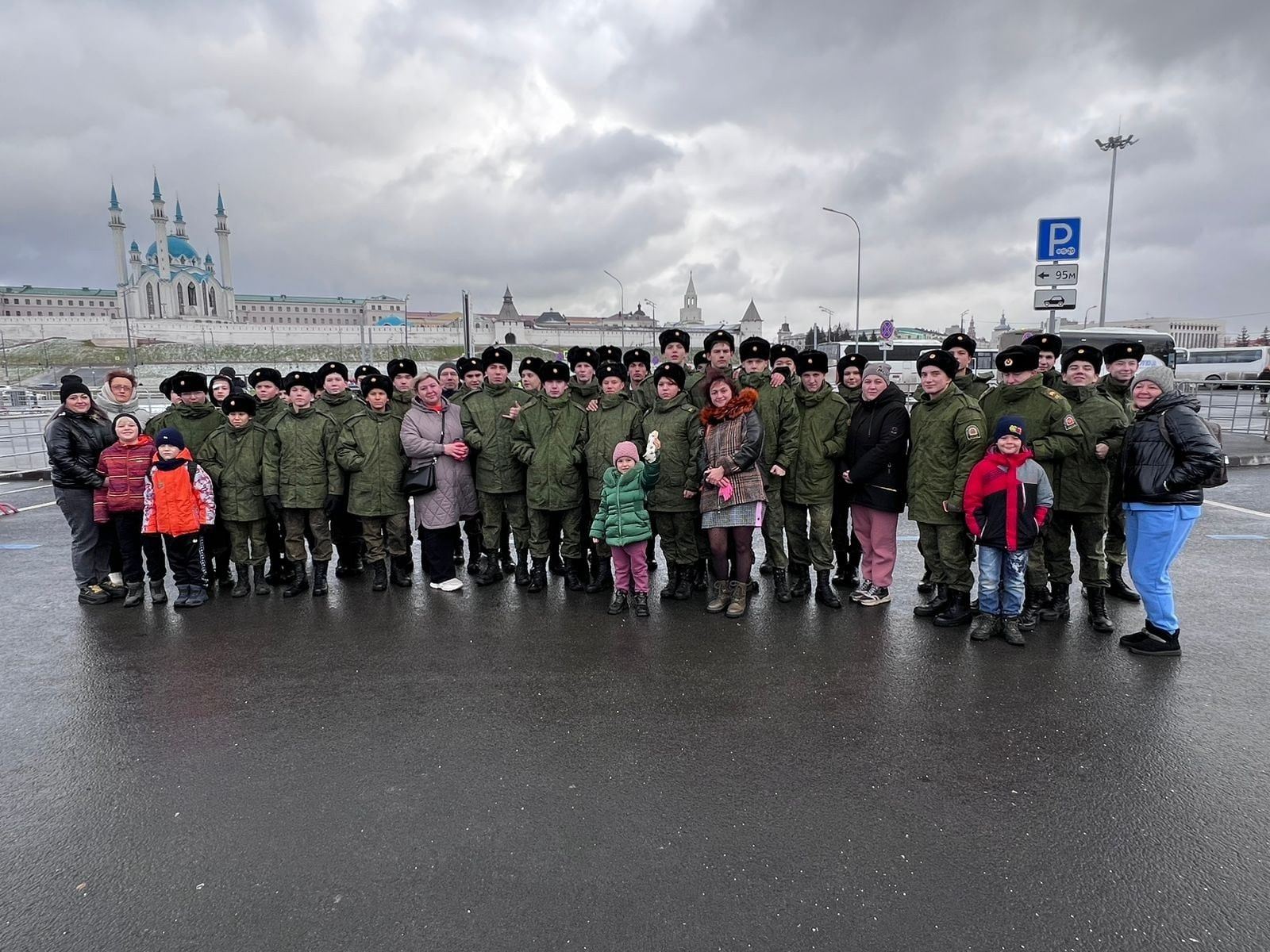 Наши кадеты посетили выставку трофейной техники