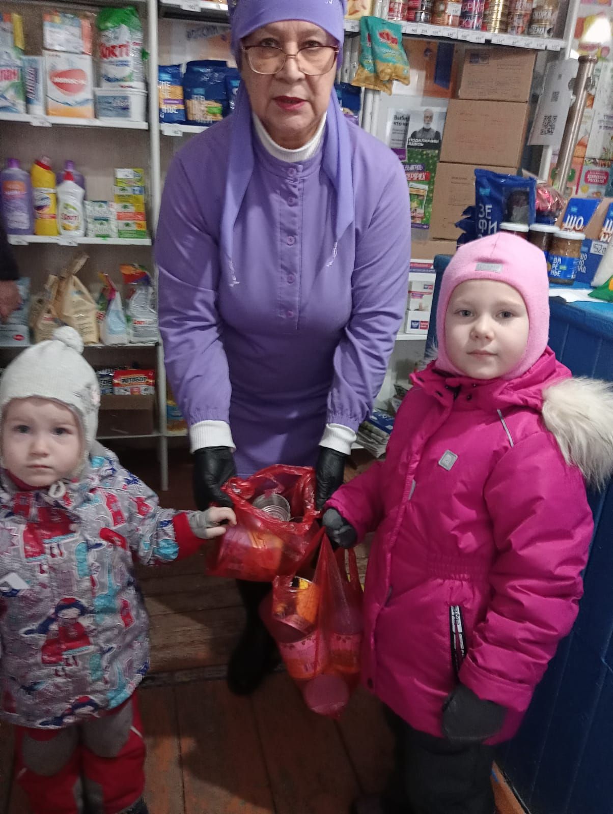 Тенишевцы собирают посылки на СВО