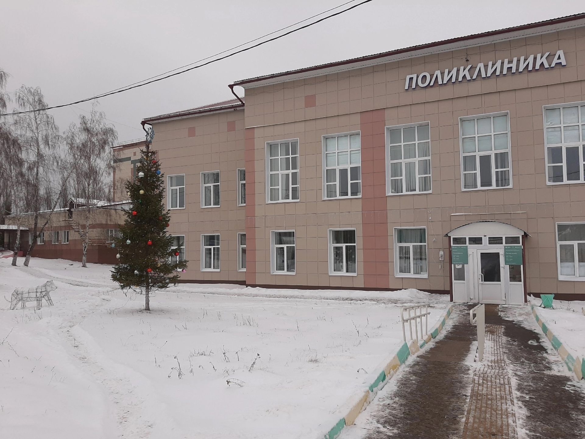 Пострадавшему туристу в Камском Устье оказали медицинскую помощь