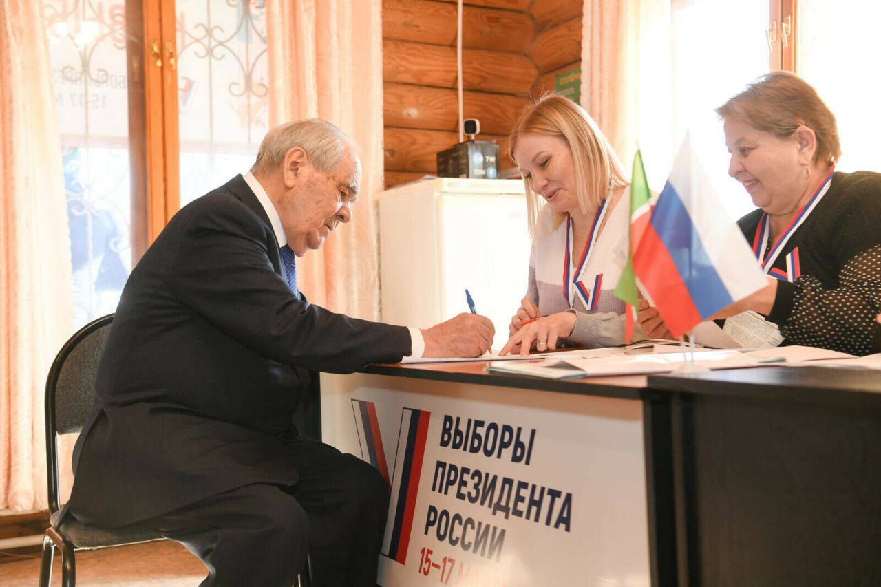 Шаймиев отдал свой голос за Президента в Боровом Матюшино