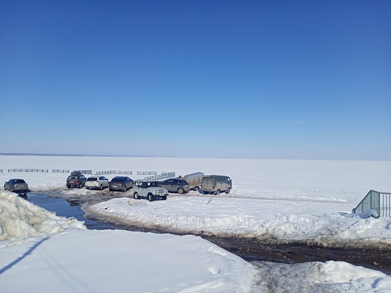 Весна пришла с туманом, моросью и гололедом