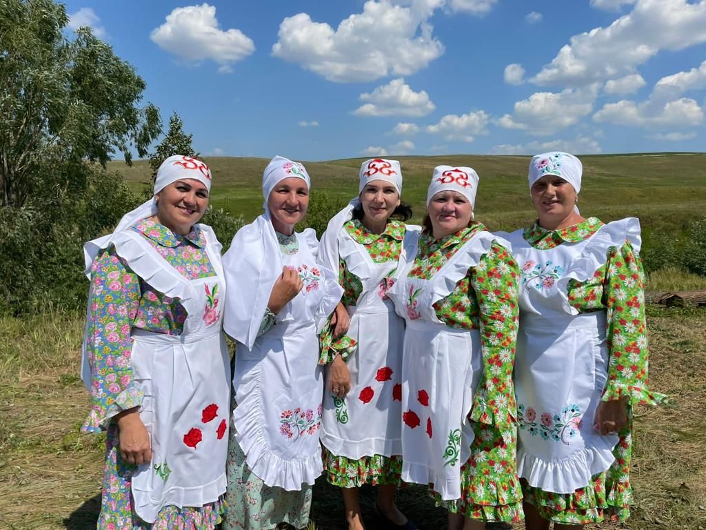 Встречаем праздник в народной одежде